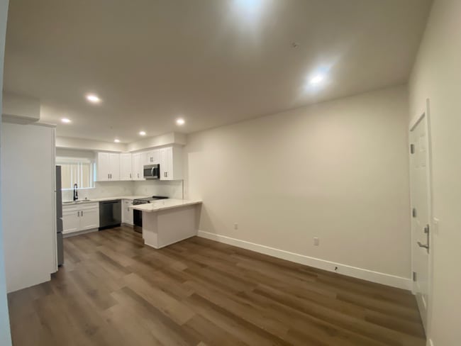 Building Photo - 2285 Ulric St Rental