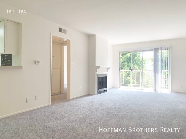 Photo - 3130 Bagley Ave Unidad 102