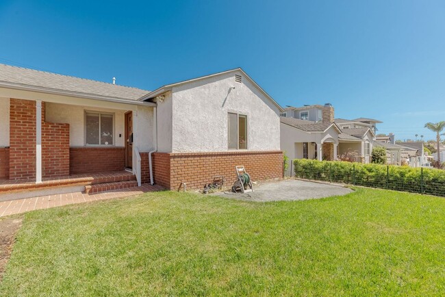 Photo - 709 Avenue D