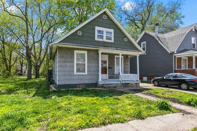 1130 E Cedar St