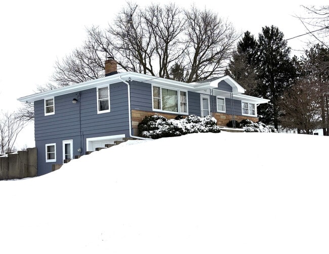 Photo - 2208 Stieg Rd