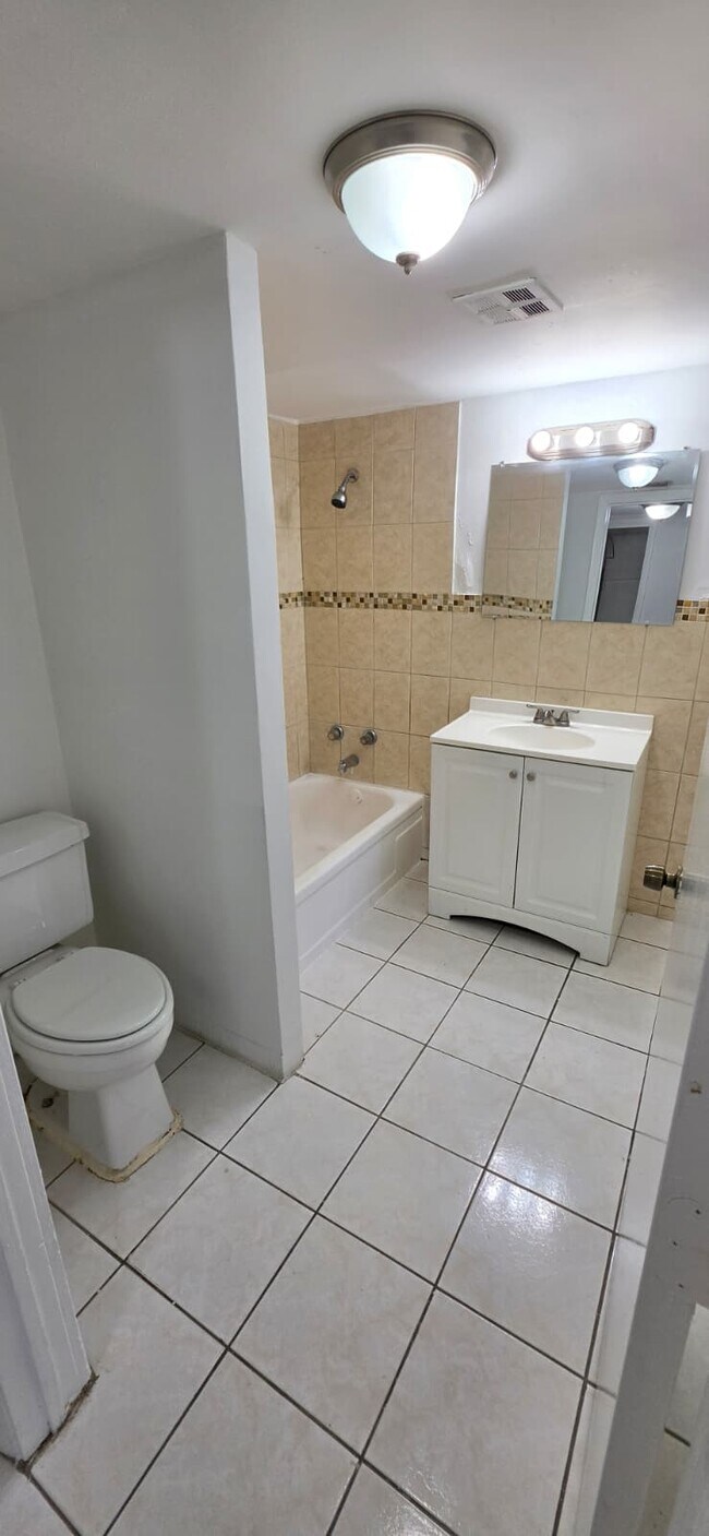 Photo - 16701 NE 14th Ave