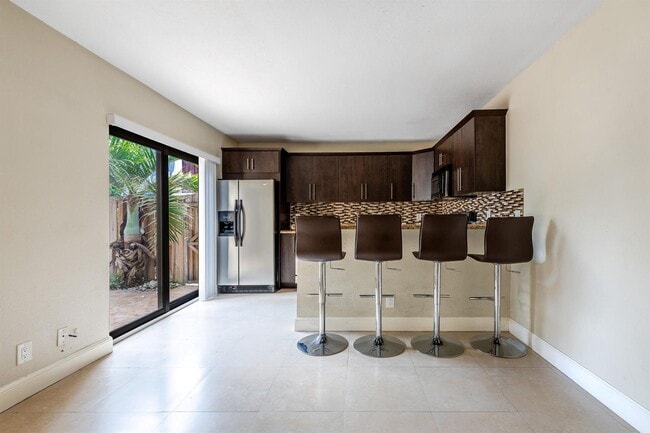 Photo - 2471 Waterside Dr
