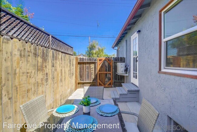 Photo - 1 br, 1 bath House - 3481 Myrtle Ave