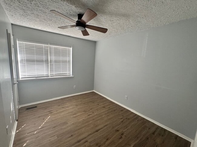 Photo - 409 Brown St