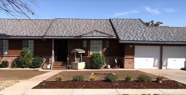 Horse Property in Golden Hills - Horse Property in Golden Hills House