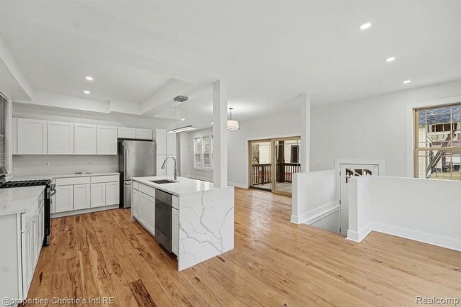 Photo - 1463 Baldwin St