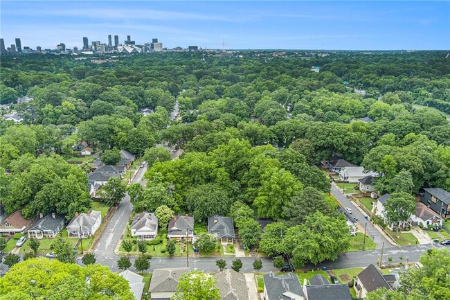 Photo - 218 Laurel Ave SW