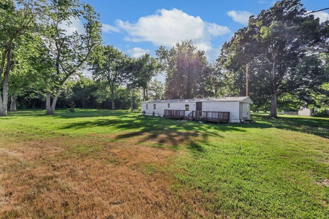 Photo - Cozy 3-bed 2-bath in a quiet spot.
