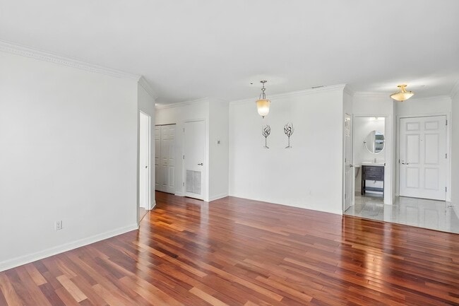 Photo - 100 Harborview Dr