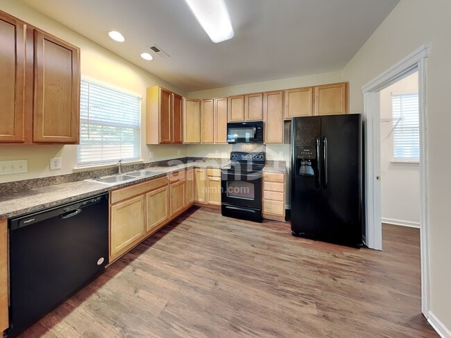 Photo - 16109 Long Talon Way