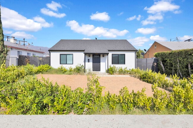 Building Photo - 2206 N Brighton St