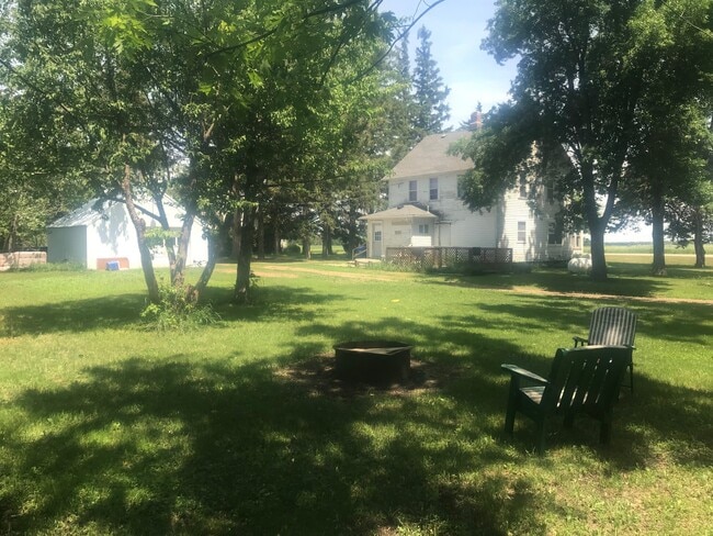Photo - 305 4th St