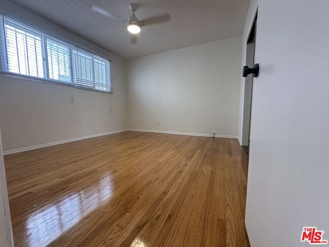 Photo - 8360 Blackburn Ave Unidad 4