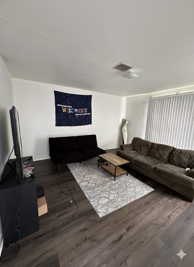 Photo - 4 Bed 1 Bath near UWEC, Water Street, and Sonnentag!