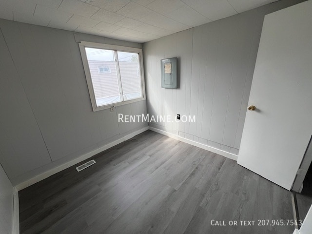 Photo - 681 Main Rd N