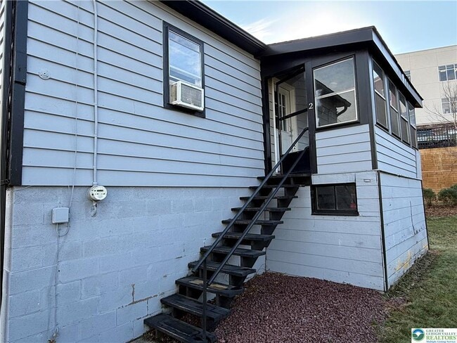 Building Photo - 5328 PA-309 Unit Apartment 2