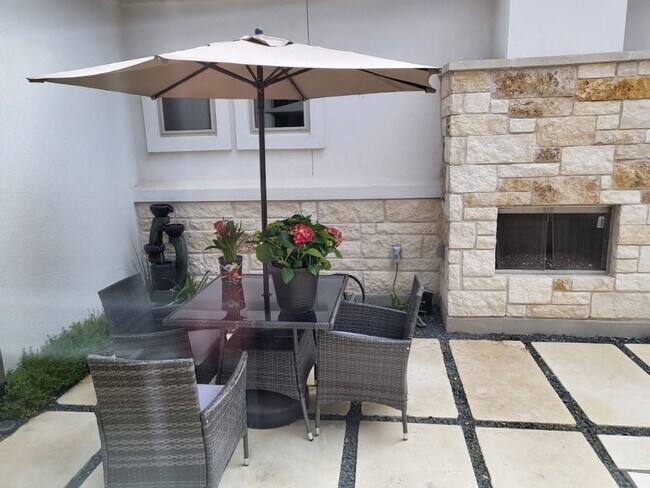 Photo - Charming Georgetown 4 Bedroom House | Pond...