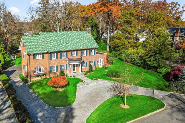 Photo - 290 Overlook Rd House