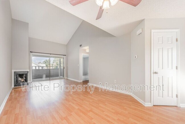 Photo - 2555 Stockbridge Dr