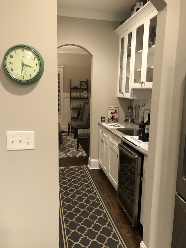 Photo - 1011 Everett Pl