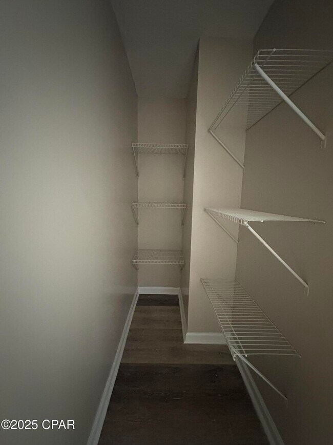 Photo - 824 E 25th St