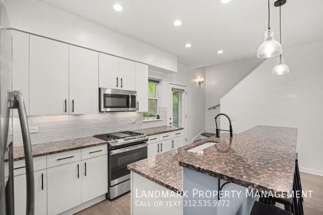 Photo - 838 E 45th St