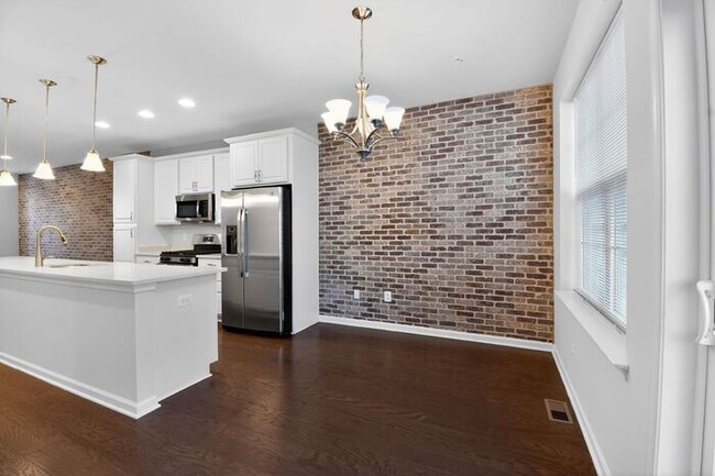 Photo - 7125 Masonry Aly