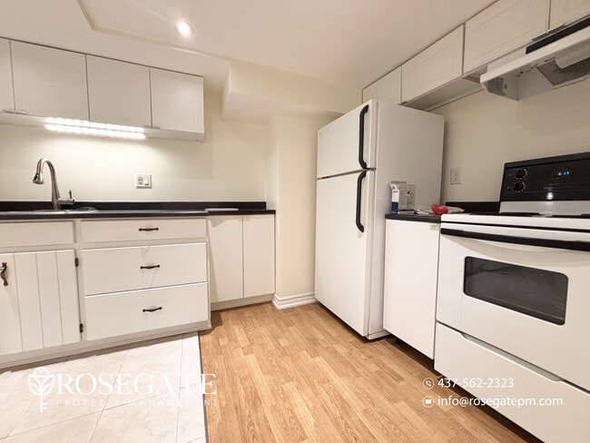 Building Photo - All-Inclusive 1-Bedroom Multiplex Unit 1