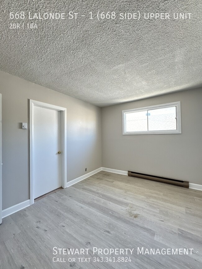 Photo - 668 Lalonde St Unit 1 (668 side) upper