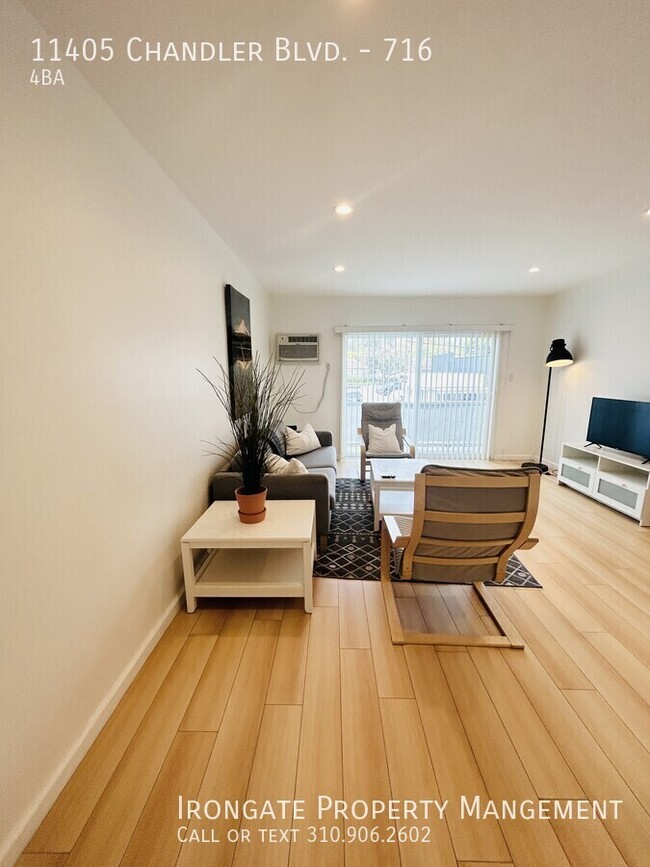 Photo - 11405 Chandler Blvd Unidad 716