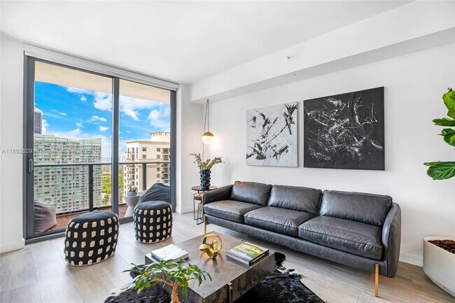 Photo - 55 SW 9th St Unidad 3205