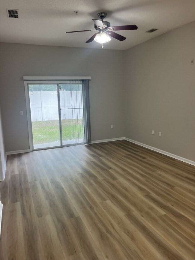 Building Photo - 5101 Playpen Dr