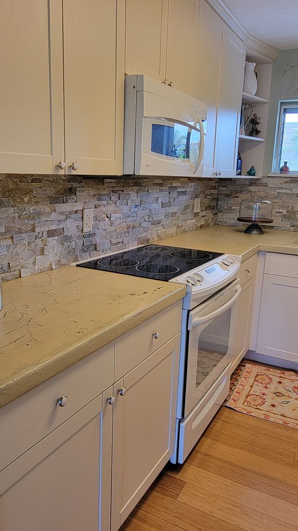 Photo - Annual renovated 1/1 downtown Sarasota
