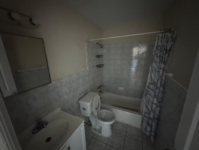 Photo - 4732 SW 33rd Ave Unit 205