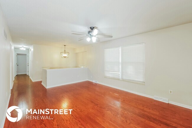 Photo - 513 NE Grant Dr