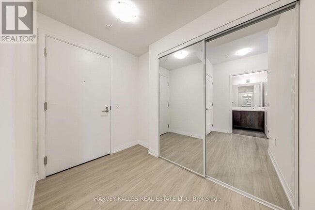 25 Holly St Unit PH03
