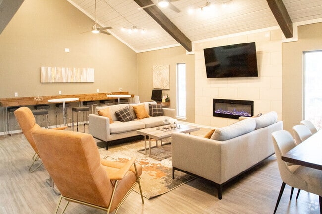 Clubhouse - Curry Junction Apartments