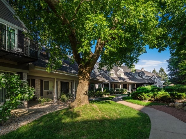 Photo - Yorktown Apartments