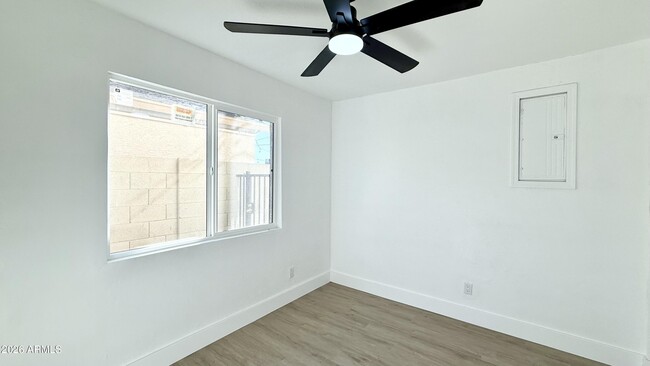 Photo - 2739 E Tamarisk Ave Unit 1