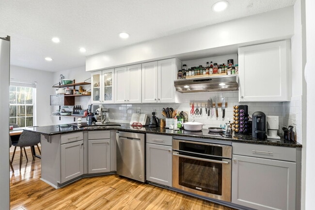 Photo - 2801 Donaldson Dr