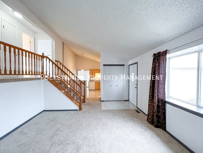 Photo - 2207 Tulip St
