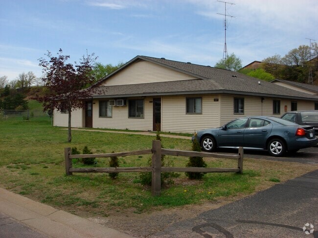 Building Photo - 684 Dutchman Dr Unit 684 Rental