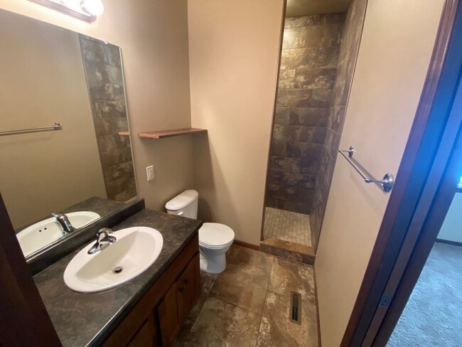 Photo - Large Ranch Style Twin Home For Rent