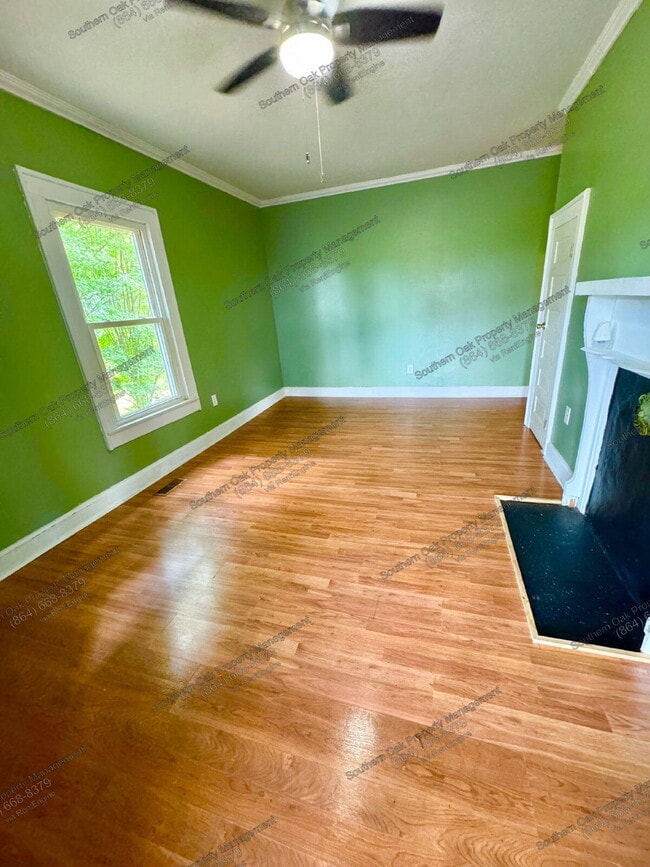 Photo - 311 Lakeside Dr