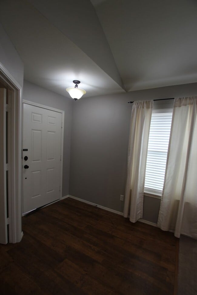 Photo - Beautiful 4 bedroom 2 bath home in Flint!