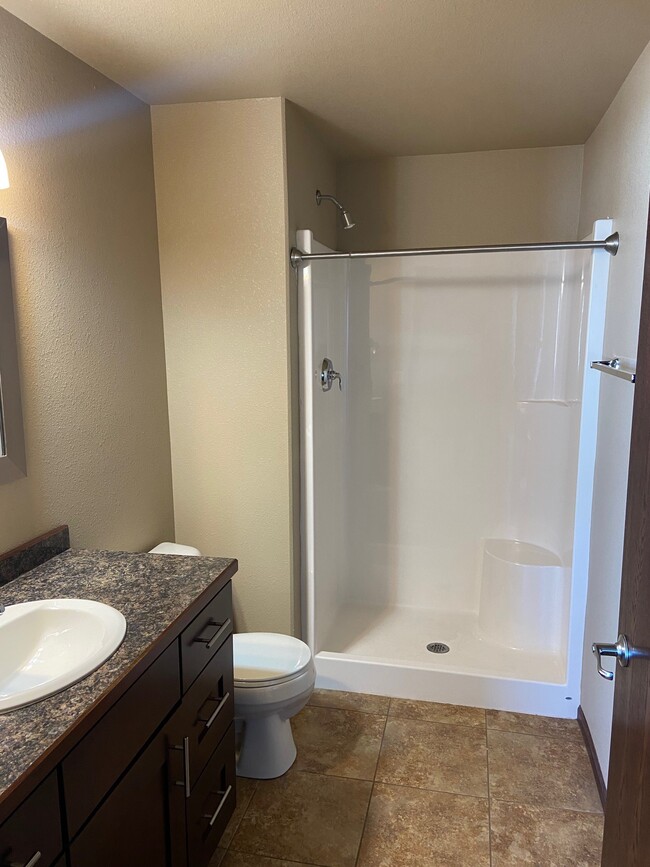 Photo - 1780 E Calgary Ave