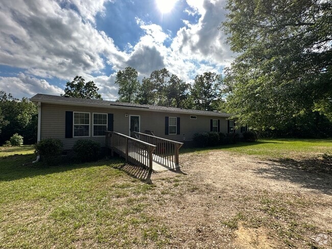Building Photo - 5 BR, 3.5 BA, 2432sf home on almost 17 acres!