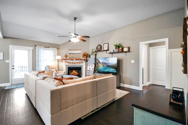 Photo - Pet Friendly Three Bedroom!