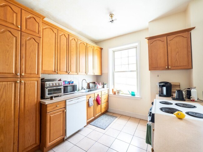 497 Boylston St Unit 1